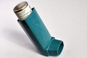 Aus einer Hausstauballergie kann schnell Asthma werden!
